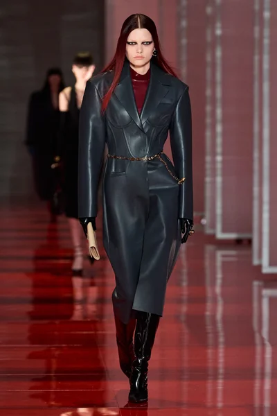 Look 14